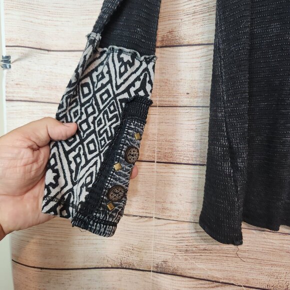 Able Distressed Cuffs Boho Dark Romantic Grunge Waffle Henley Top Women's Size L - Picture 14 of 16